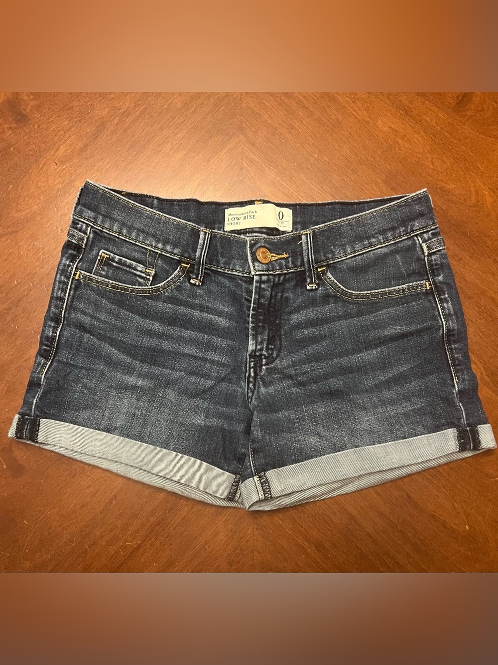 Abercrombie & Fitch Women's Dark Indigo Rolled-Hem Denim Shorts Size 0